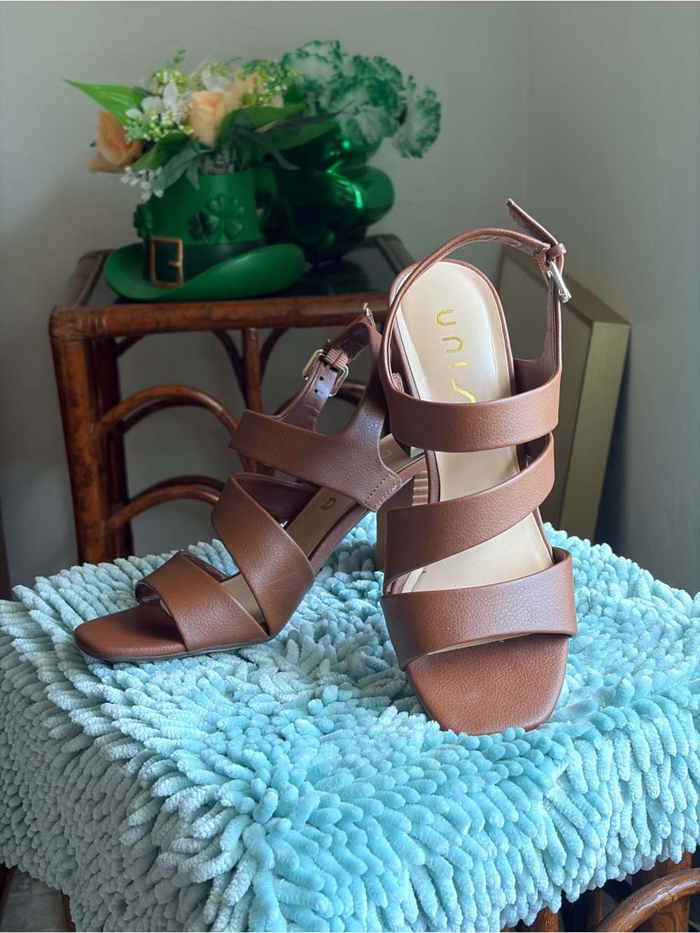 Unisa Ceres Women's Brown Strappy Block Heel Sandals size 8.5M